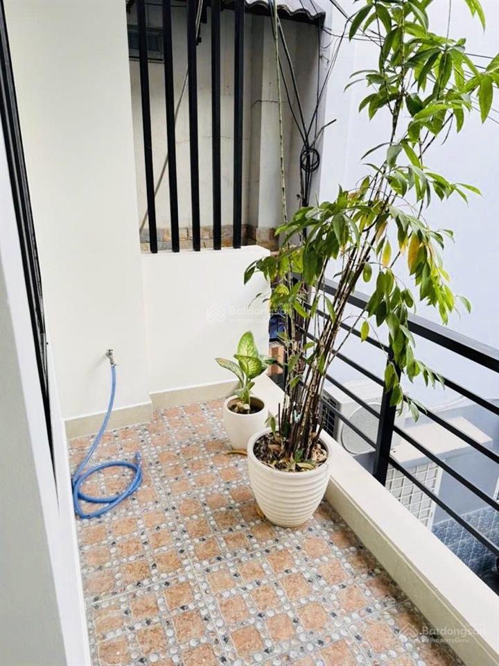 Bán nhà đẹp khu vip lê văn sỹ  hơn 40m2  sân trước 7m  sát mặt tiền