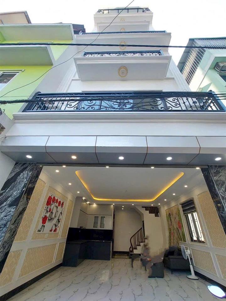 Tôi cần bán nhà ngõ 42 sài đồng cách hồ 20m cách oto tránh đỗ 20m. dt56m2, 4 tầng,4 ngủ. giátl