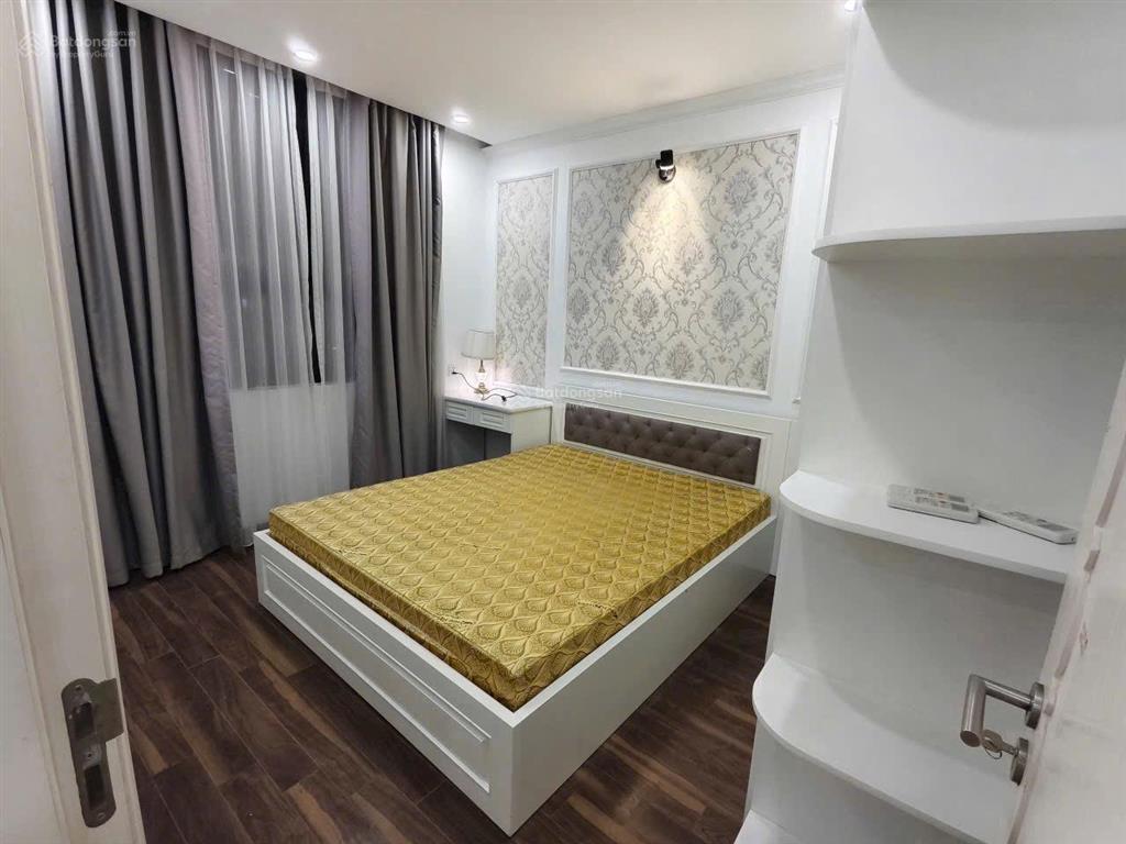 Tôi cần bán căn chung cư kđt sài đồng  căn góc  full nội thất  70m2, 2 ngủ, 2 ban công. giá tl