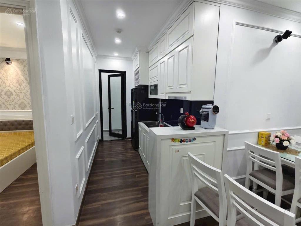 Tôi cần bán căn chung cư kđt sài đồng  căn góc  full nội thất  70m2, 2 ngủ, 2 ban công. giá tl