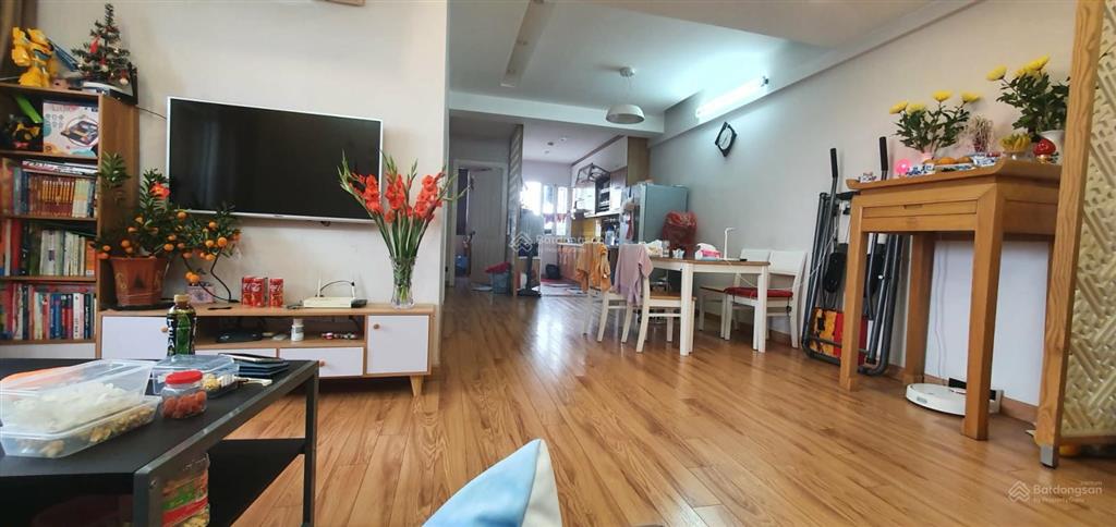 Bán căn chung cư sài đồng  bc đông nam. 70m2, 2 ngủ, 1vs có thể sua thành 2 vs. giá 4.2 tỷ có tl