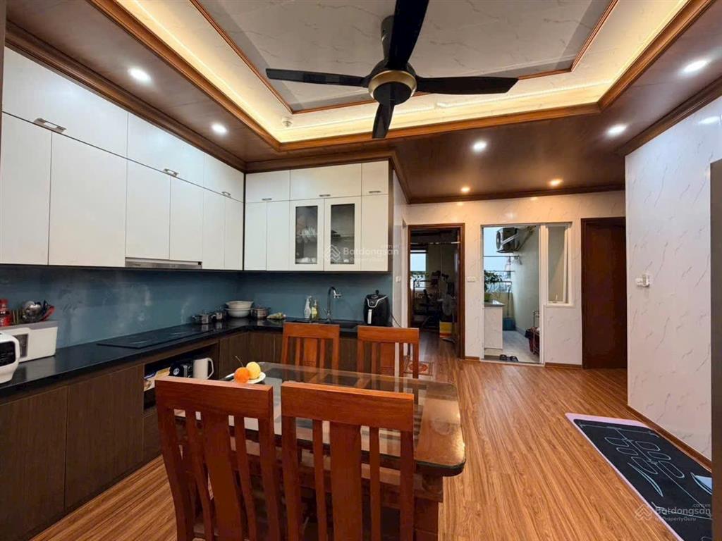 Bán căn chung cư toà ct11  full nội thất giá tốt nhất. dt63m2, 2 ngủ,2vs. giá4.6 tỷ còn tl