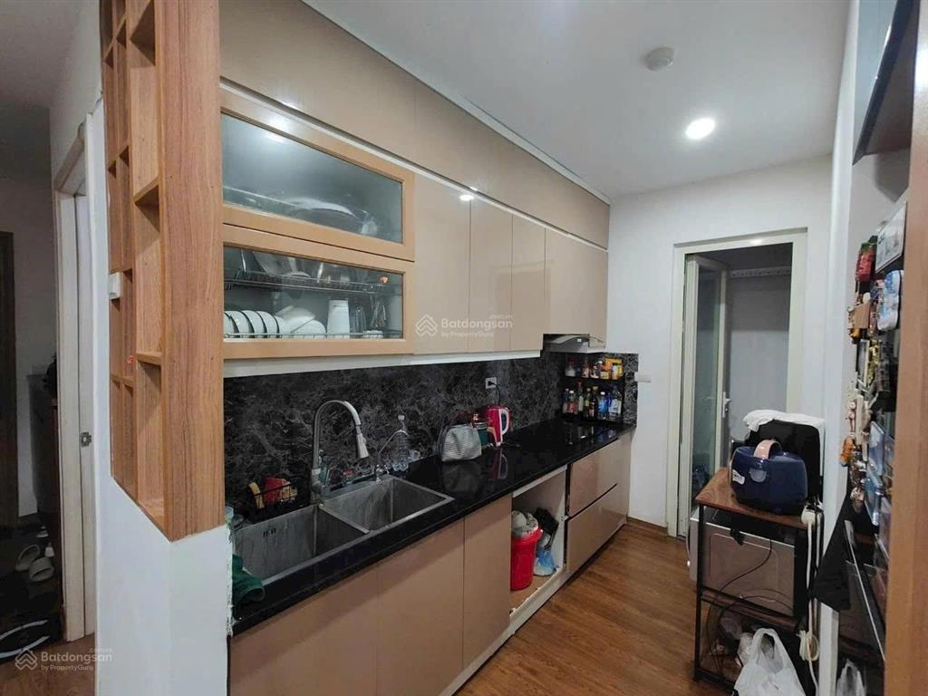 Chính chủ cần bán căn chung cư toà ct11 kim văn kim lũ. dt60/63m2 , 2 ngủ,2vs. giá thương lượng.