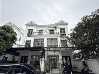 Bán biệt thự khu nguyệt quế  vinhomes long biên lô góc  3 mặt thoáng. dt179m2,4 tầng, thang may
