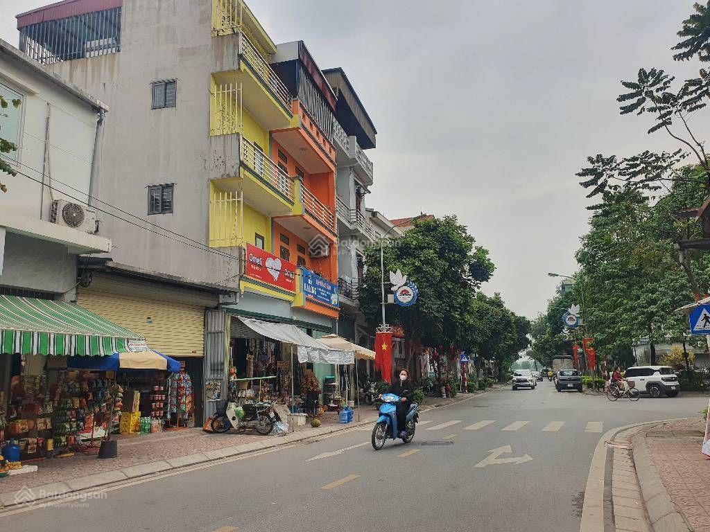 Tôi cần bán gấp đất đa tốn  đường oto 16 chỗ  cách oto tránh 10m. full thổ cư  350m2, mt 12,8m