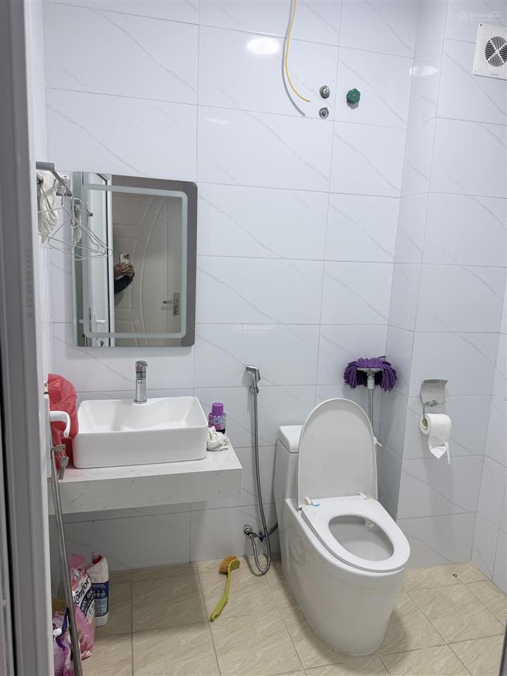 Cần bán căn chung cư ecohomes phúc lợi  lô góc  full nội thất  bc đông nam. dt80m2, 3 ngủ,2vs.