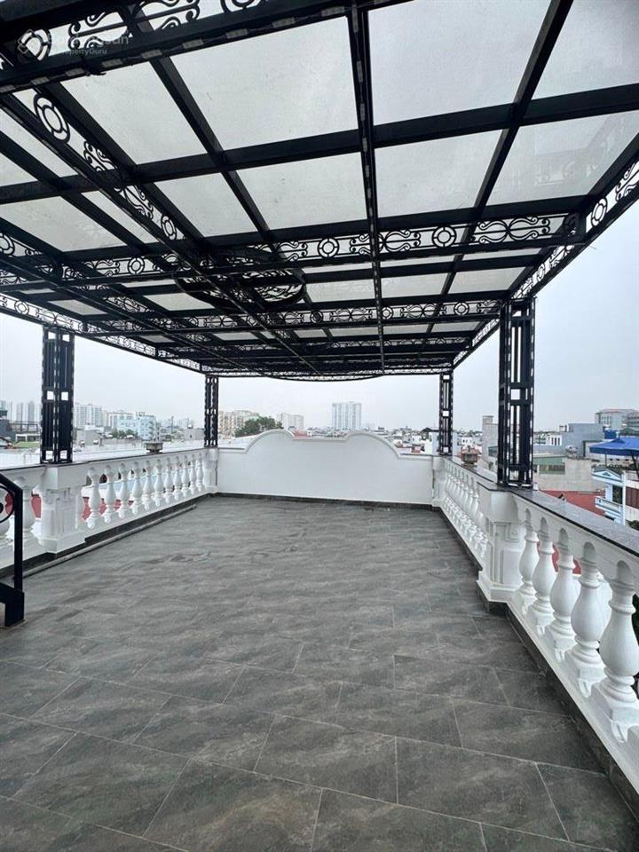 Bán nhà sài đồng  oto tránh gara 2 oto full nội thất. dt68m2, 7 tầng , mt 5m.