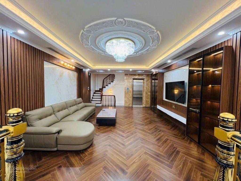 Bán nhà sài đồng  oto tránh gara 2 oto full nội thất. dt68m2, 7 tầng , mt 5m.