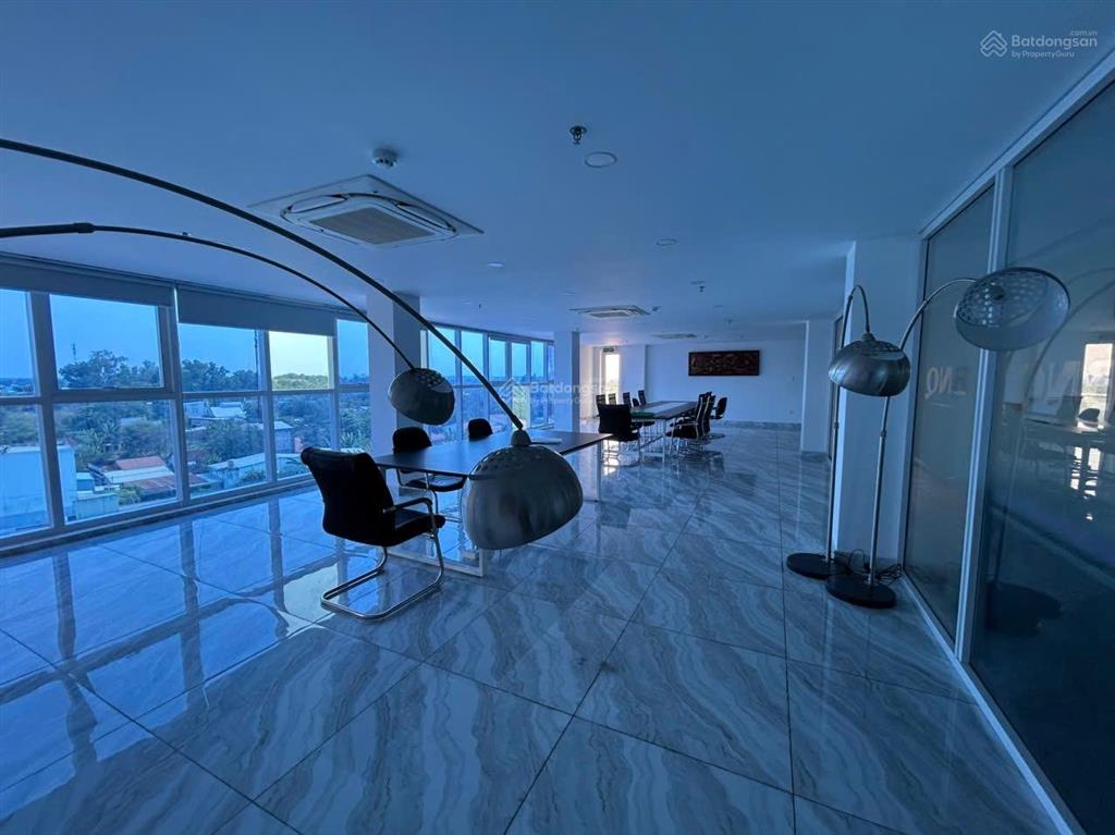 Bán gấp nhà mặt phố hồ văn cống vỉa hè lô góc  890m2, 7 tầng, thang máy siêu kinh doanh.890m2