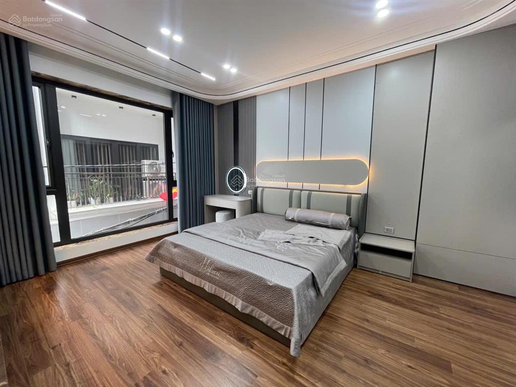 Bán nhà phố sài đồng  đường oto tránh và thông. thang máy  full nội thất. dt55m2, 6 tầng, mt4.5