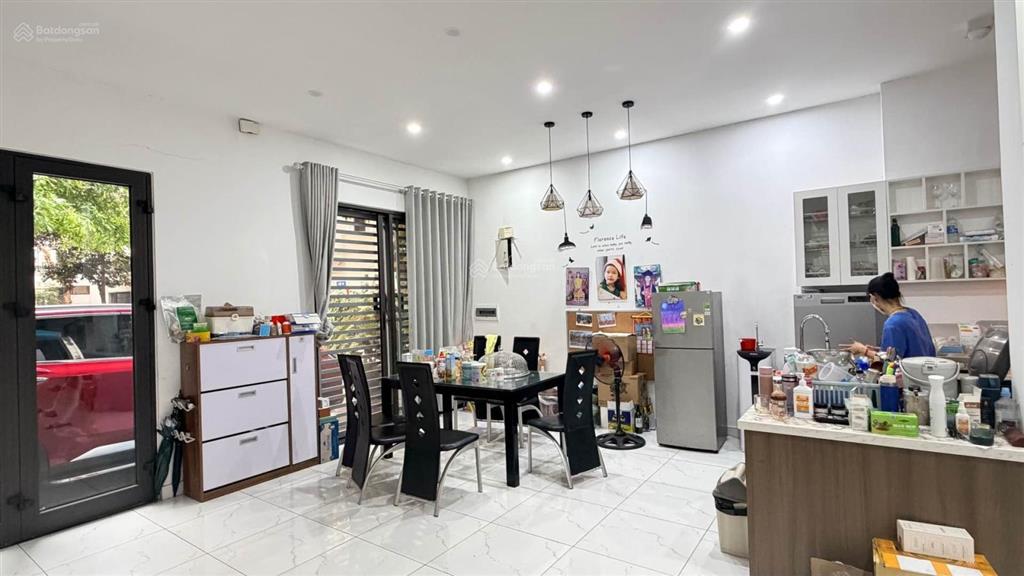 Bán nhà mặt phố kim quan thượng  vỉa hè  siêu kinh doanh. dt82m2 , mt7.5m, 3t. giá chào33.5 ty