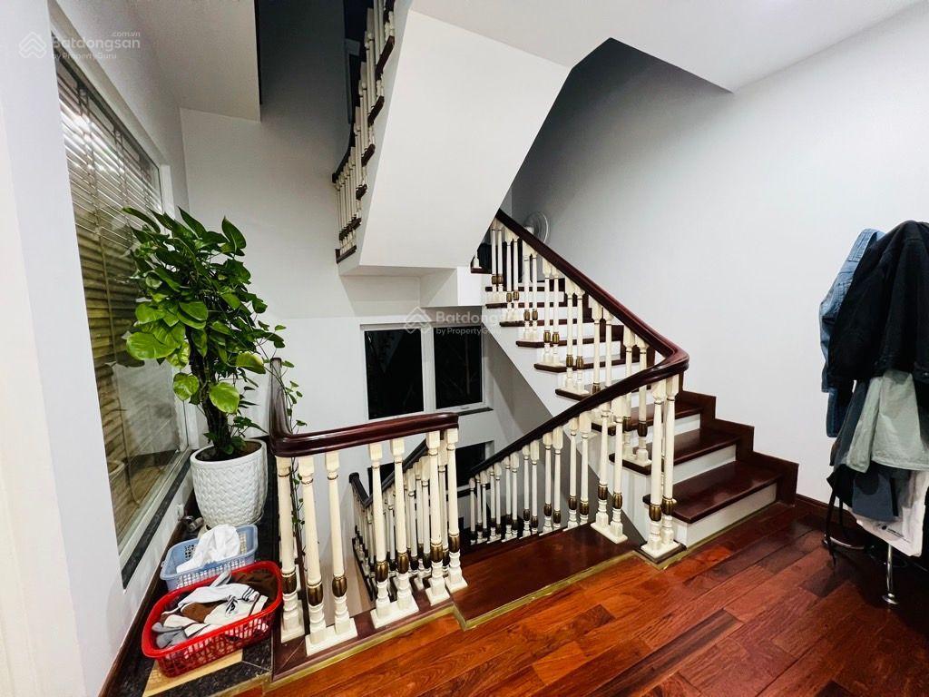 Bán biệt thự kđt mới sài đồng  vỉa hè  kinh doanh  thang máy  dt180m2, mt12.5m, 4 tầng .