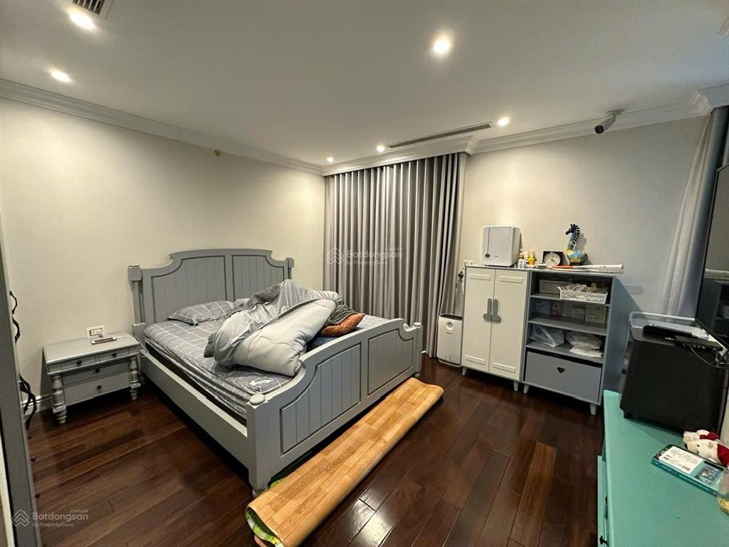 Chính chủ nhờ bán biệt thự vinhos long biên khu hoa phượng view sông full nội thất. dt245m2.