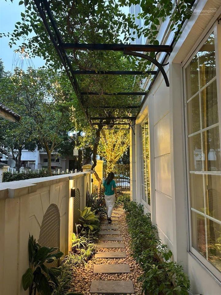 Chính chủ nhờ bán biệt thự vinhos long biên khu hoa phượng view sông full nội thất. dt245m2.