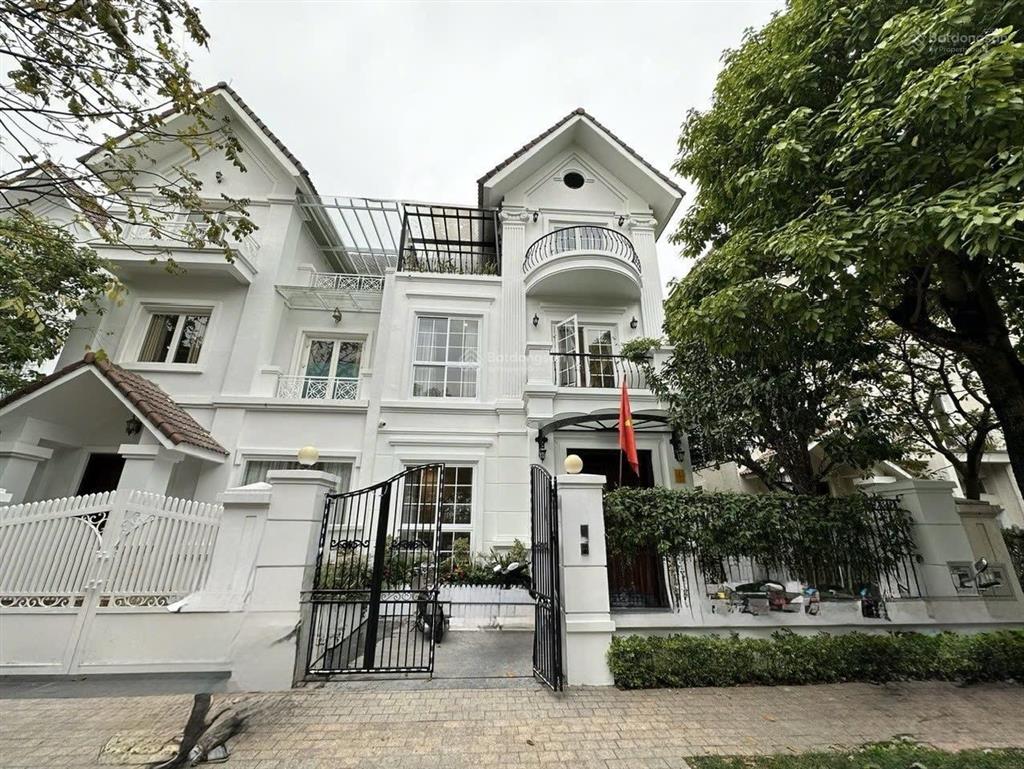 Bán căn biệt thự song lập vinhomes rivercide full nội thất  view hồ. dt145m2,mt8m. giátl