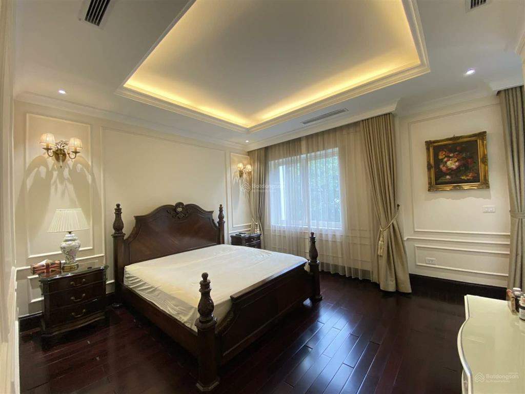 Bán căn biệt thự song lập vinhomes rivercide full nội thất  view hồ. dt145m2,mt8m. giátl