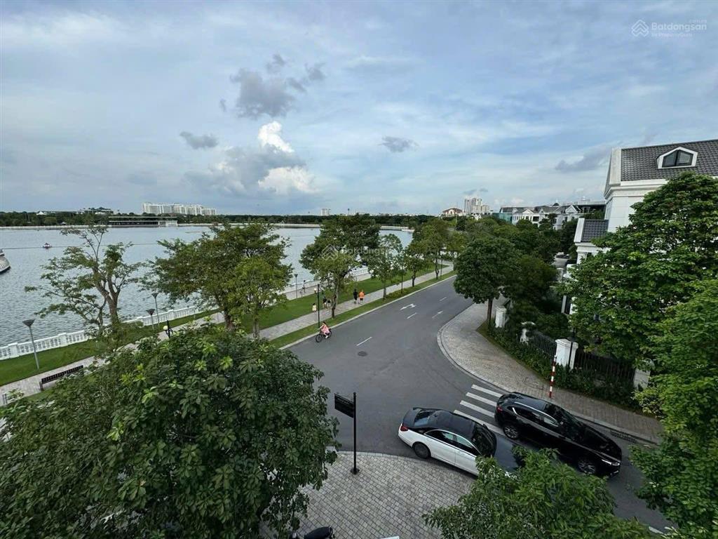 Bán biệt thự khu nguyệt quế  căn góc view trước mặt hồ hamony đơn lập bt thô. dt391m2,.