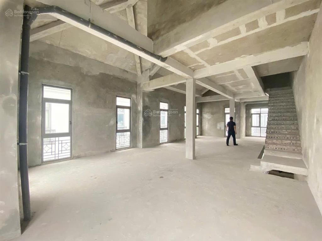 Bán biệt thự khu phong lan đơn lập  biệt thự thô, giá bao tốt. dt350m2