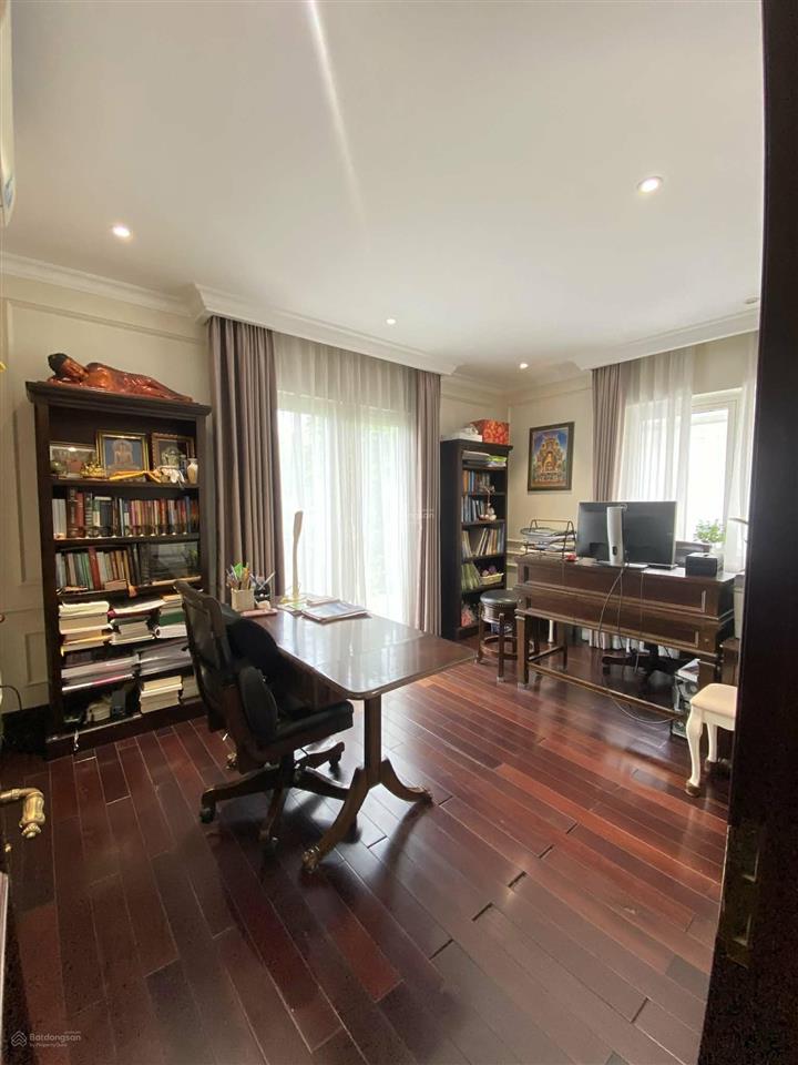Bán biệt thự nguyệt quế 19  cạnh hướng dương vinhomes long biên. dt90m2.