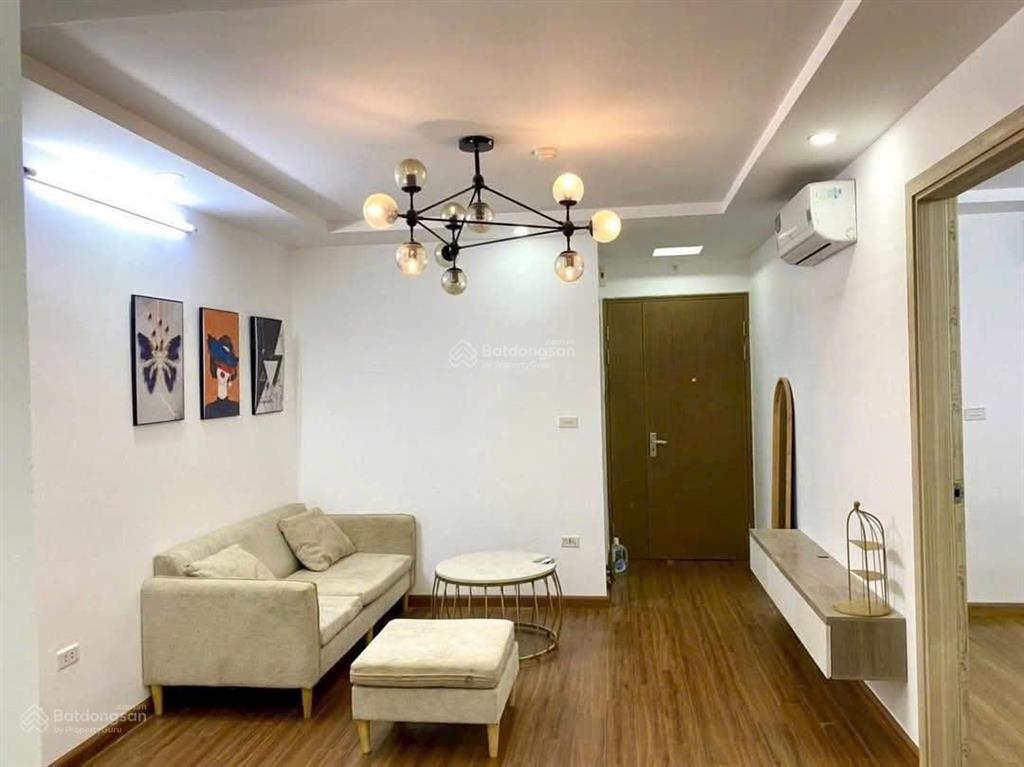 Tôi cần bán căn chung cư rubyct3 phúc lợi  50m2, 2 ngủ,2 vs. giá3.05 tỷ có tl