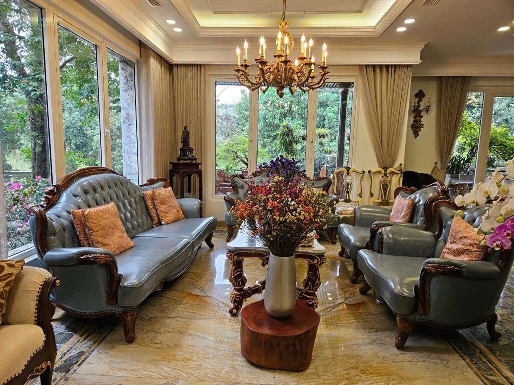 Bán biệt thự khu hoa lan vinhomes riverside long biên  340m², thang máy. giá tốt.
