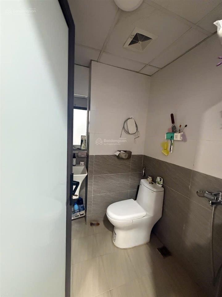 Chính chủ tôi cần bán căn chung cư ruby ct3  tầng 15  full nội thất  view mặt phố phúc lợi. 58m2
