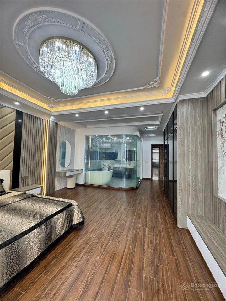 Chủ bán gấp nhà phúc lợi  ngay chợ  gần 8 trường học  thang máy  full nội thất. 42m², 6 tầng