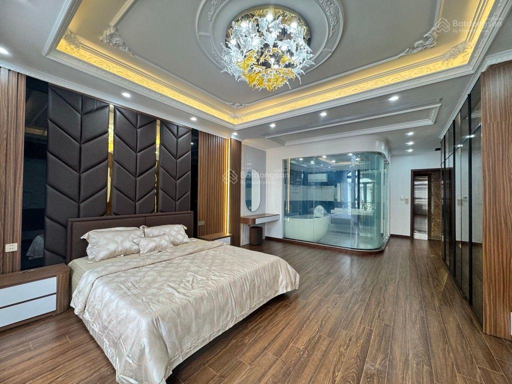 Chủ bán gấp nhà phúc lợi  ngay chợ  gần 8 trường học  thang máy  full nội thất. 42m², 6 tầng