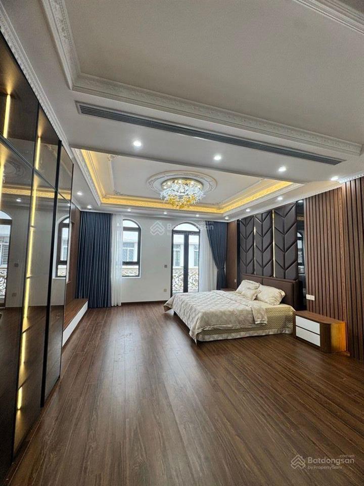 Chủ bán gấp nhà phúc lợi  ngay chợ  gần 8 trường học  thang máy  full nội thất. 42m², 6 tầng