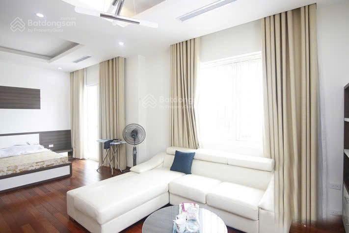 Cần cho thuê căn biệt thự khu anh đào  vinhomes long biên. dt 160m², mt 9m, full nội thất.