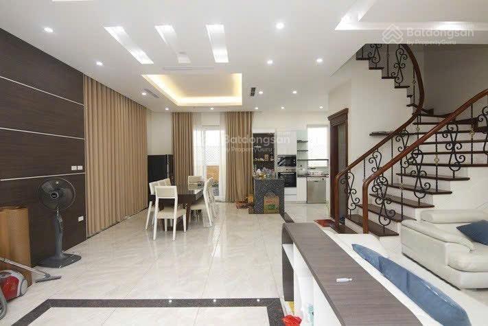 Cần cho thuê căn biệt thự khu anh đào  vinhomes long biên. dt 160m², mt 9m, full nội thất.