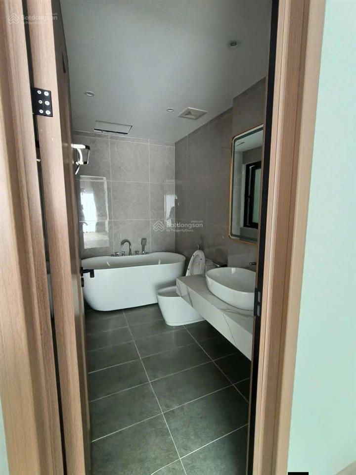 Cho thuê nhà nguyên căn nguyễn lam, phúc đồng, full nội thất, oto đỗ cửa. 40m, 5.5 tầng.