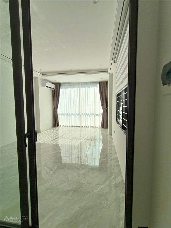 Cho thuê nhà nguyên căn nguyễn lam, phúc đồng, full nội thất, oto đỗ cửa. 40m, 5.5 tầng.