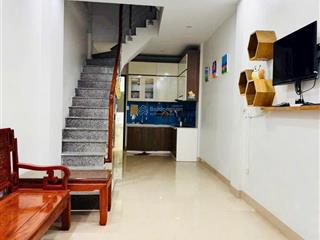 Tôi cần bán nhà phố tôn đức thắng  28m2, 3 tầng, mt3.3m. cách oto 10m  gần oto tránh. giá6.6