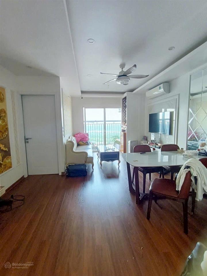 Tôi cần bán gấp căn chung cư ecohome phúc lợi  full nội thất đẹp. dt 68m2, 2 phòng ngủ, 2vs