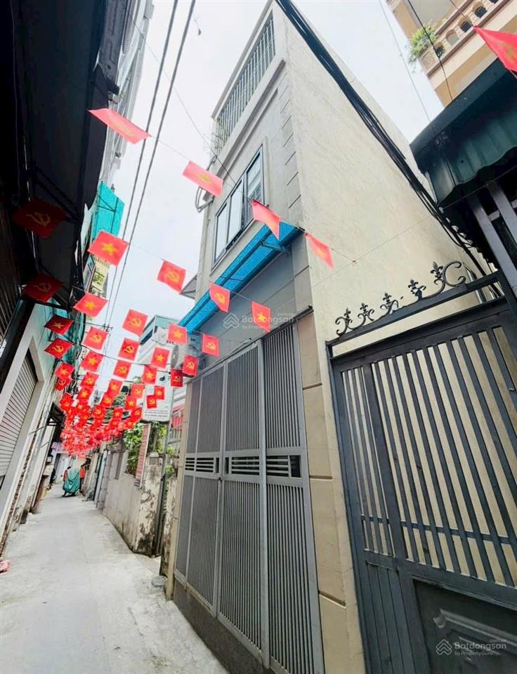 Cần bán nhanh căn nhà phố tôn đức thăng hai mặt thoáng  cách oto 10m cạnh bãi xe. 28m2, mt3.3m.