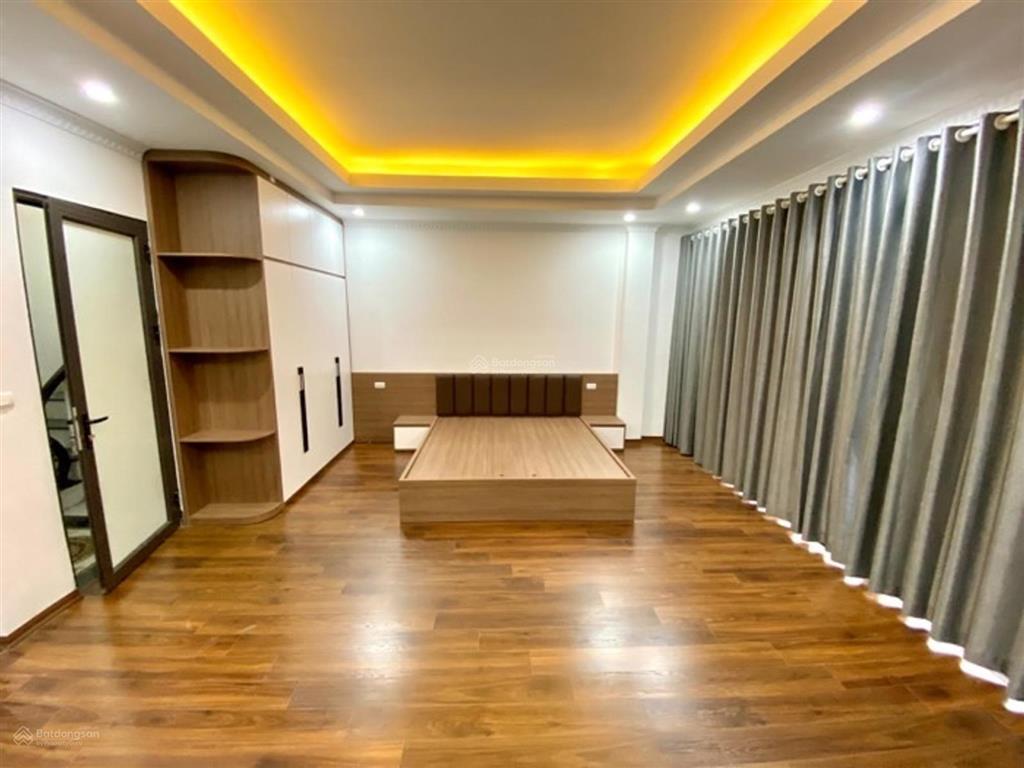 Nhà phân lô khu đấu giá phúc lợi  vỉa hè  kinh doanh  thang máy  full nội thất. dt 90m2, 6m.