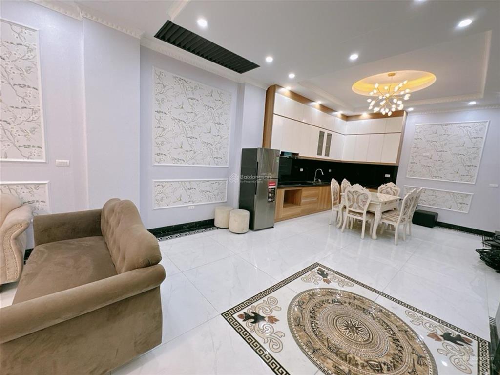 Nhà phân lô khu đấu giá phúc lợi  vỉa hè  kinh doanh  thang máy  full nội thất. dt 90m2, 6m.