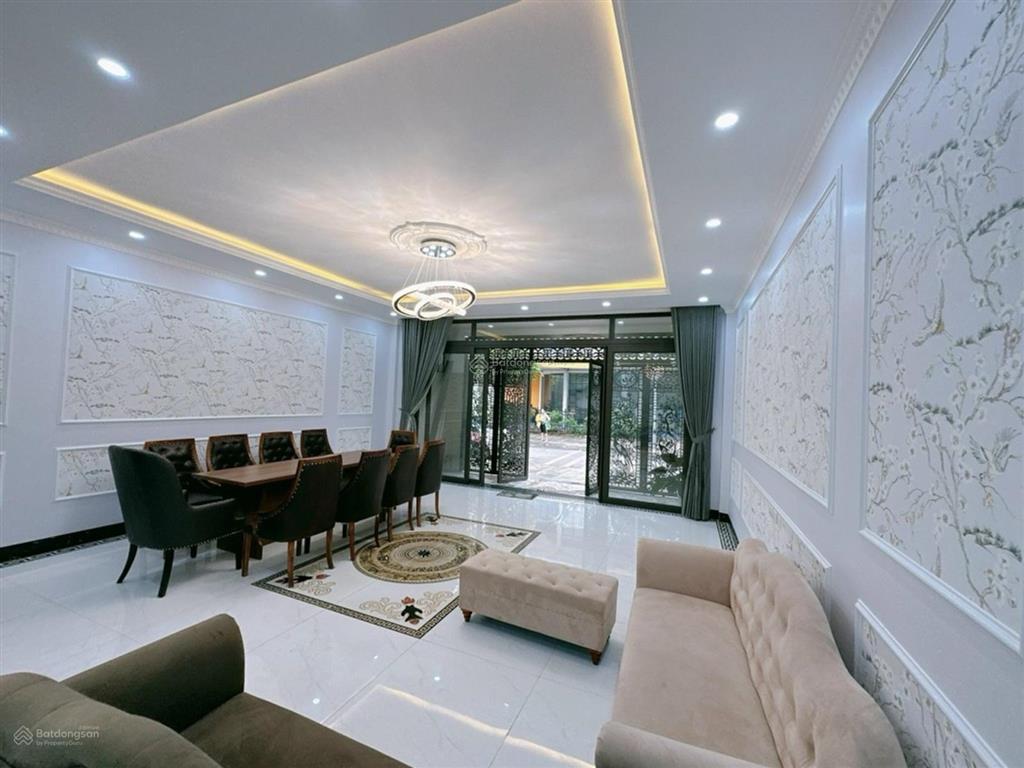 Nhà phân lô khu đấu giá phúc lợi  vỉa hè  kinh doanh  thang máy  full nội thất. dt 90m2, 6m.