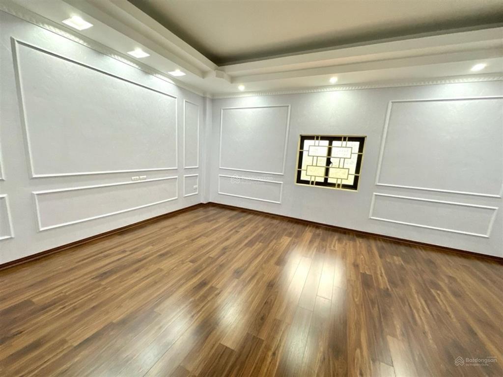Nhà phân lô khu đấu giá phúc lợi  vỉa hè  kinh doanh  thang máy  full nội thất. dt 90m2, 6m.