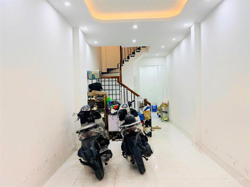 Bán nhà phố hoa lâm  việt hưng  oto cách 30m. dt 36m2, 4 tầng. giá 6.5 tỷ có tl