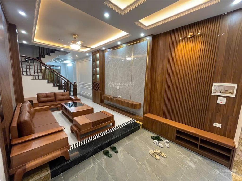 Bán nhà nguyễn văn cừ  cách oto tránh 30m full nội thất. dt55m2, 5 tầng, mt3.8m