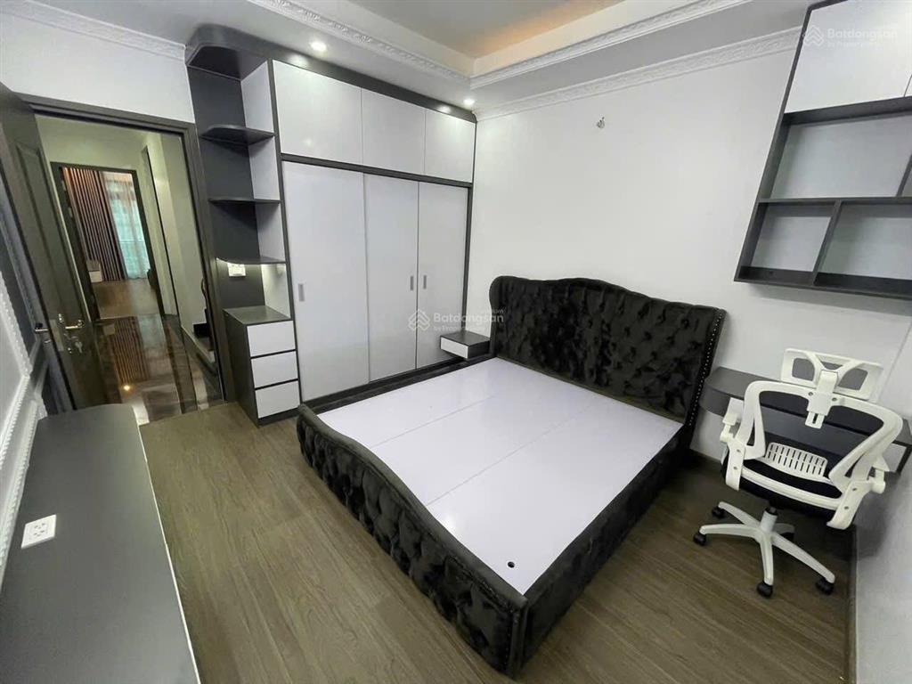 Bán nhà nguyễn văn cừ  cách oto tránh 30m full nội thất. dt55m2, 5 tầng, mt3.8m
