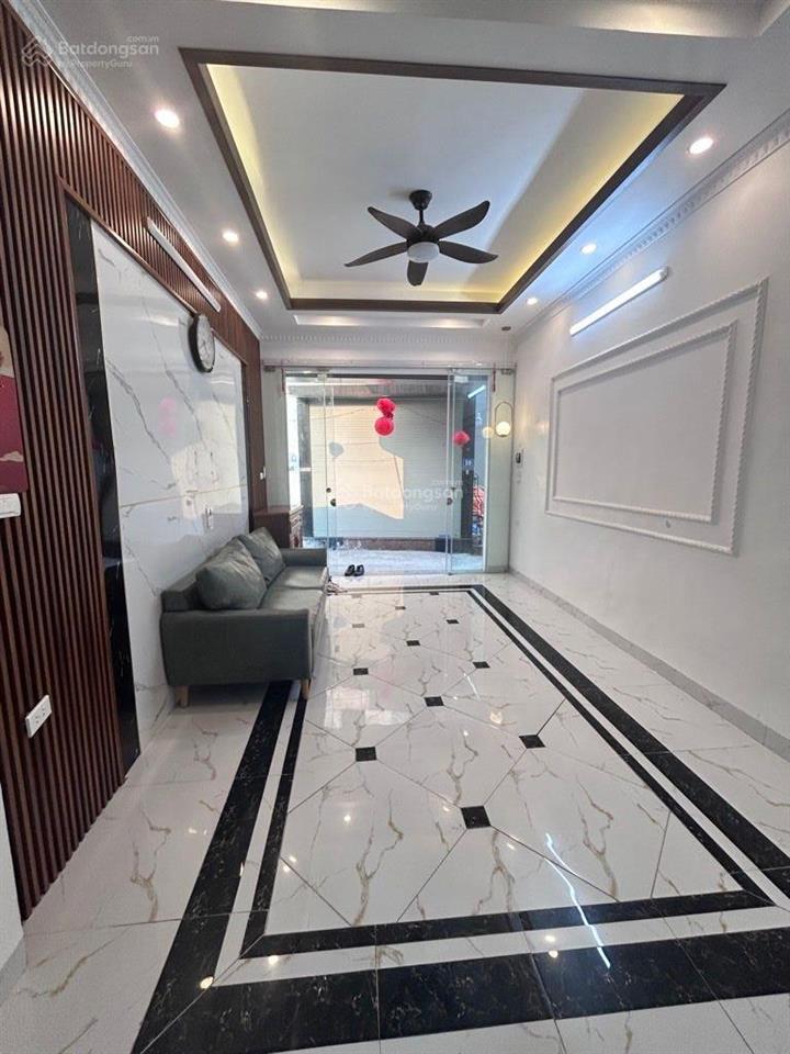 Bán nhà phúc lợi  oto đỗ gần  full nội thất. dt 33m2, 5 tầng, mt 3.5m. giá 5.8 tỷ có tl