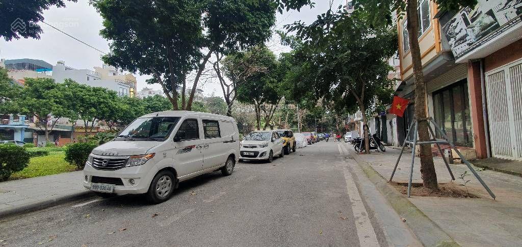 Bán nhà tđc phố trạm  vỉa hè  view vườn hoa  kinh doanh  xây toà khách sạn đẹp. dt125m2,mt6.5