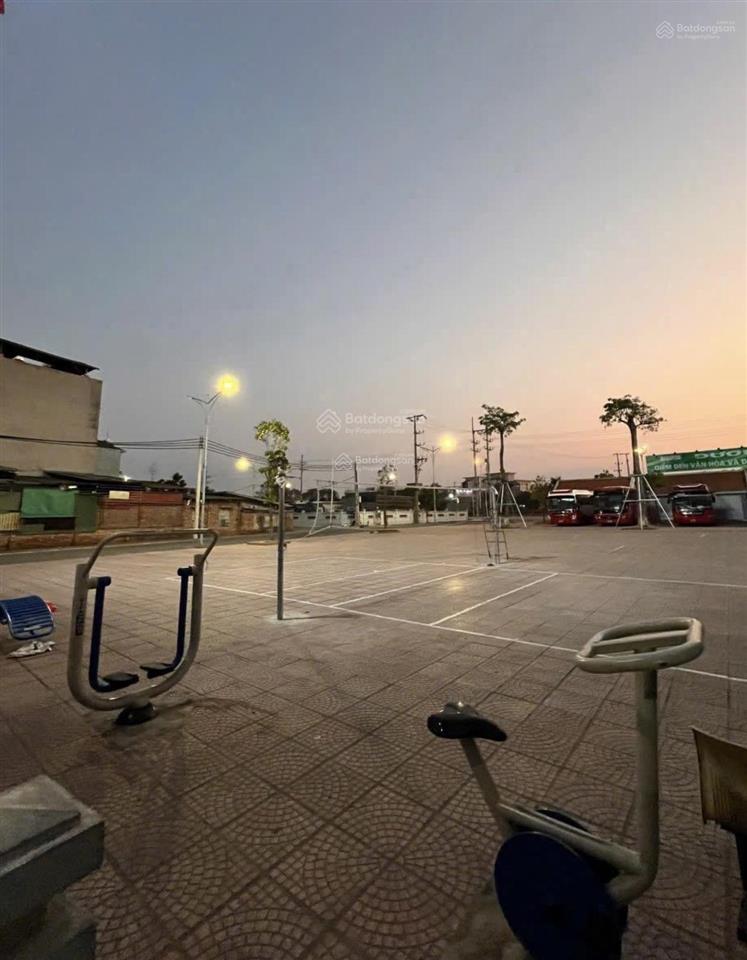 Bán nhà nguyễn bình  đường 3 xe tránh  ngõ thông  view trước mặt thoáng. dt 220m2, mt 9.2m