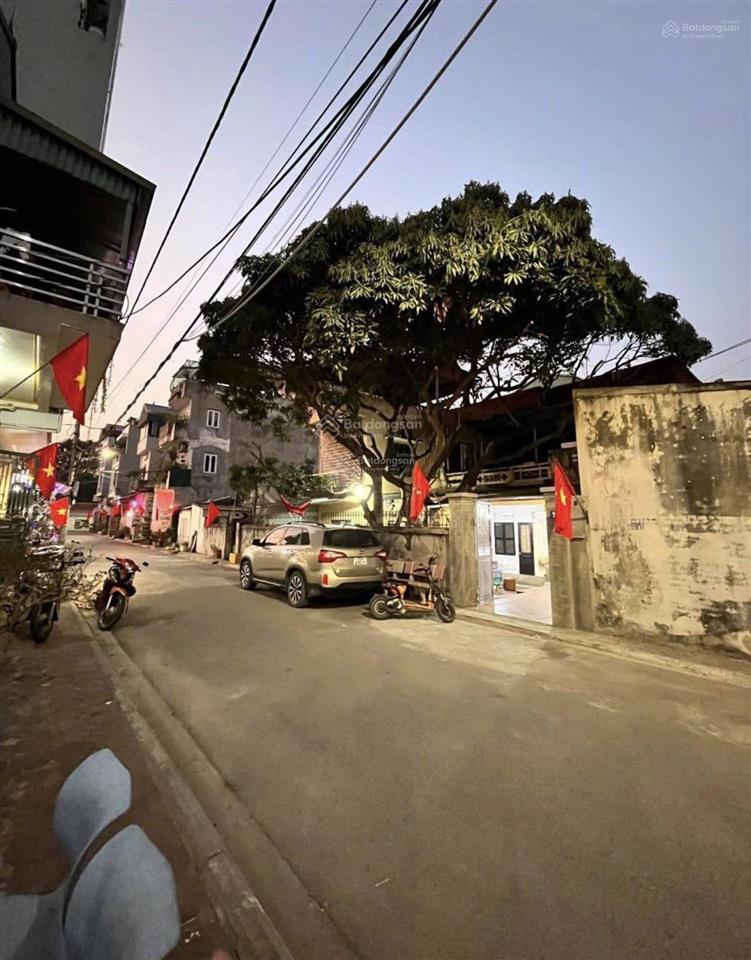 Bán nhà nguyễn bình  đường 3 xe tránh  ngõ thông  view trước mặt thoáng. dt 220m2, mt 9.2m