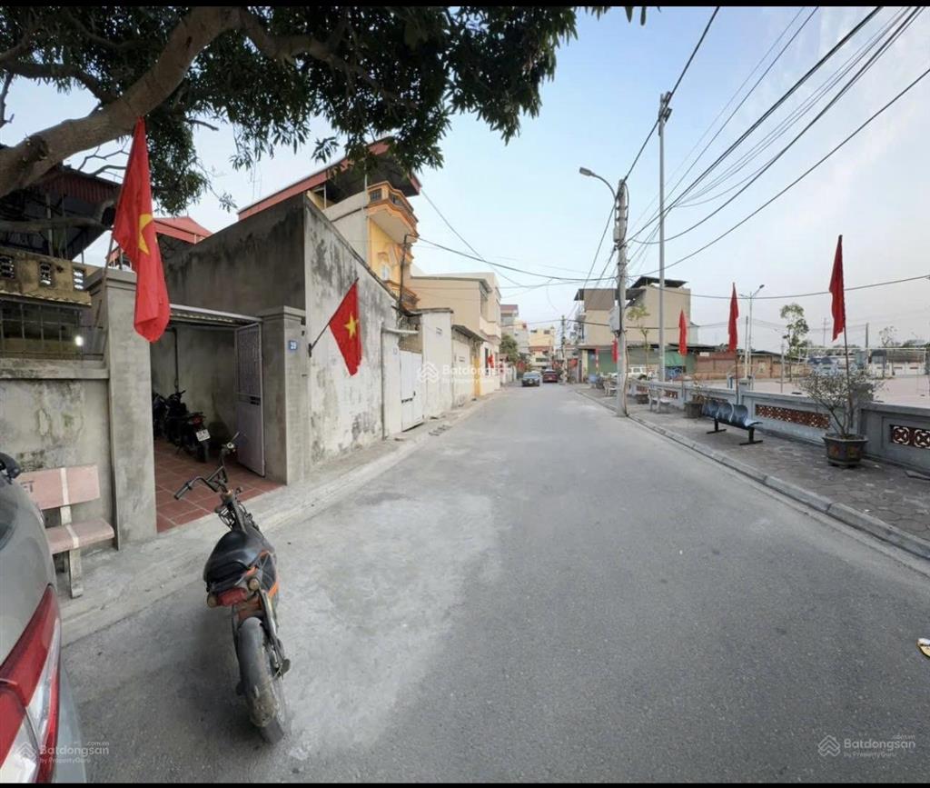 Bán nhà nguyễn bình  đường 3 xe tránh  ngõ thông  view trước mặt thoáng. dt 220m2, mt 9.2m
