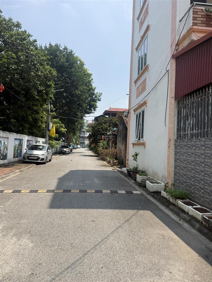 Cần bán gấp nhà đường nguyễn bình  đường 3 xe tải tránh, thông view sân chơi thoáng.220m2,mt9.5m