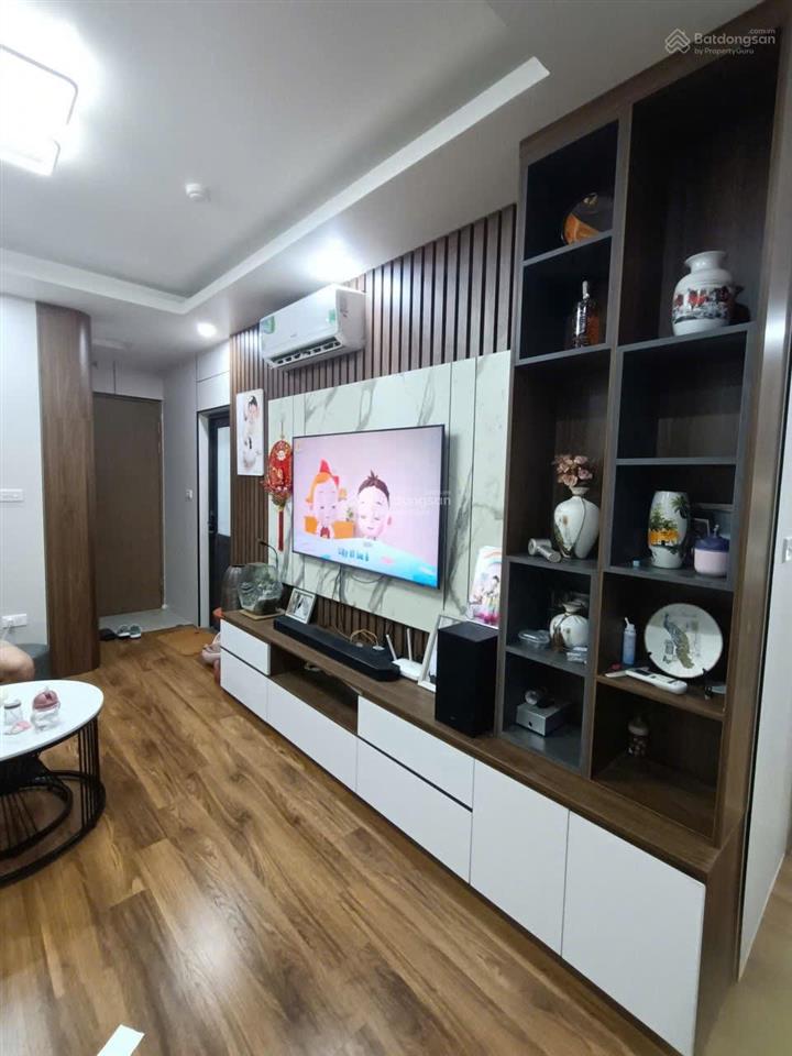 Bán gấp căn ruby3 full nội thất siêu đẹp view sông  hướng mát tầng đep.58m2, 2 ngủ,2vs. hơn 3 tỷ